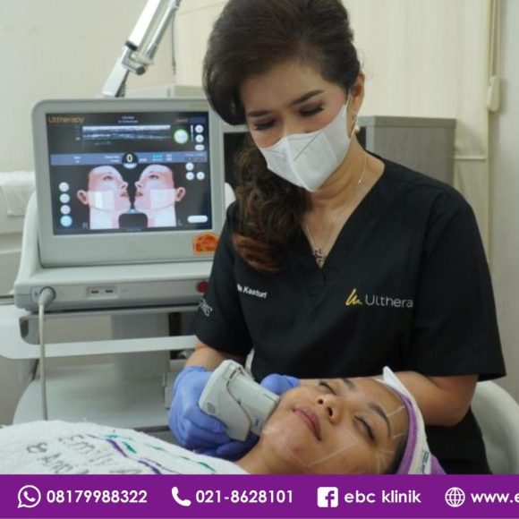 Kalau kamu ingin hasil yang lebih Glowing, Shimmering and Splendid, penting banget untuk kombinasikan skincare — dan pastikan treatment dilakukan di klinik kecantikan yang terpercaya, tentunya bersama dokter profesional yang memahami kebutuhan kulit kamu.