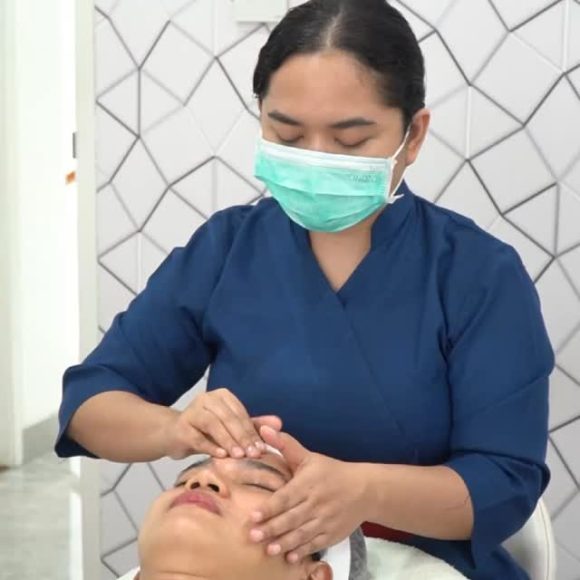 Manjakan Wajah Dengan Facial Massage Di E3A Clinic : Rahasia kulit sehat Dan Bercahaya